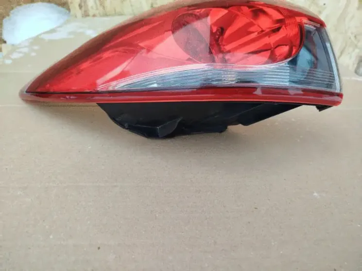 Фонарь Mazda 6 GJ в упаковке