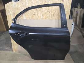 Дверь toyota camry 70 xv70  задн. прав.