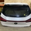 Оригинальная б/у крышка багажника в отличном состоянии для Lexus UX 2018 года (кузов MZAA10L MZAH10L) на складе "Гарант Разбор" в Уфе